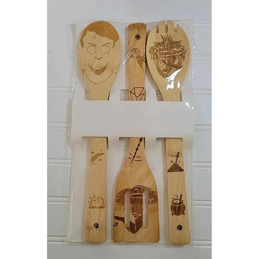 HARRY POTTER CUTTING BOARD, APRON, AND COOKING‎ UTENSILS, NIB